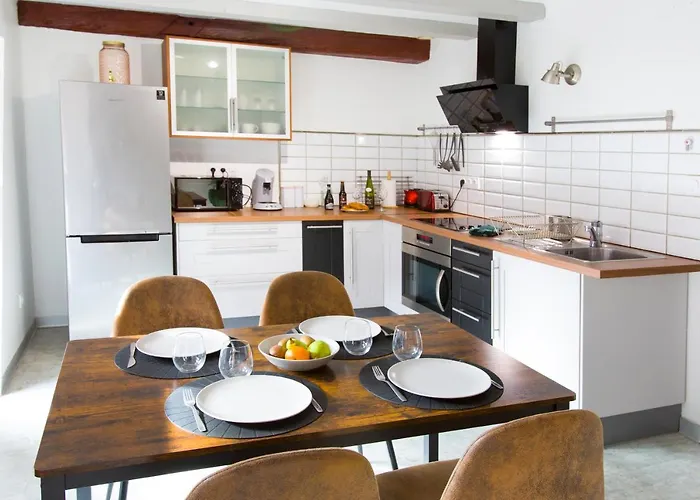 La Couronne Maison 80m2 Garage & Terrasse Σπίτι διακοπών *